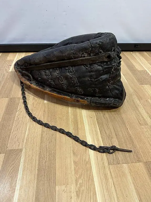 Antiker Pferdesattel/ Rückenpasse