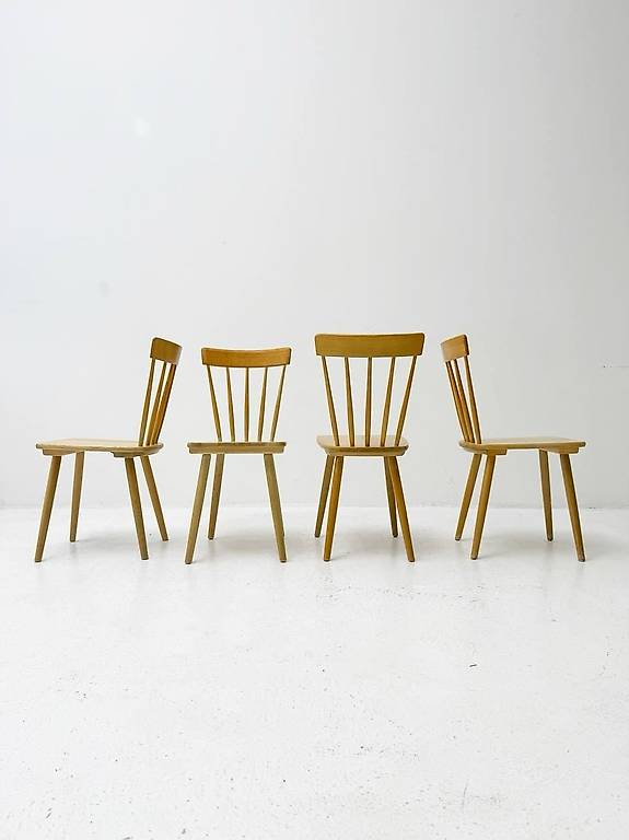 Set aus 4 Zeitlosen Sprossenstühlen von Victoria-Möbel
