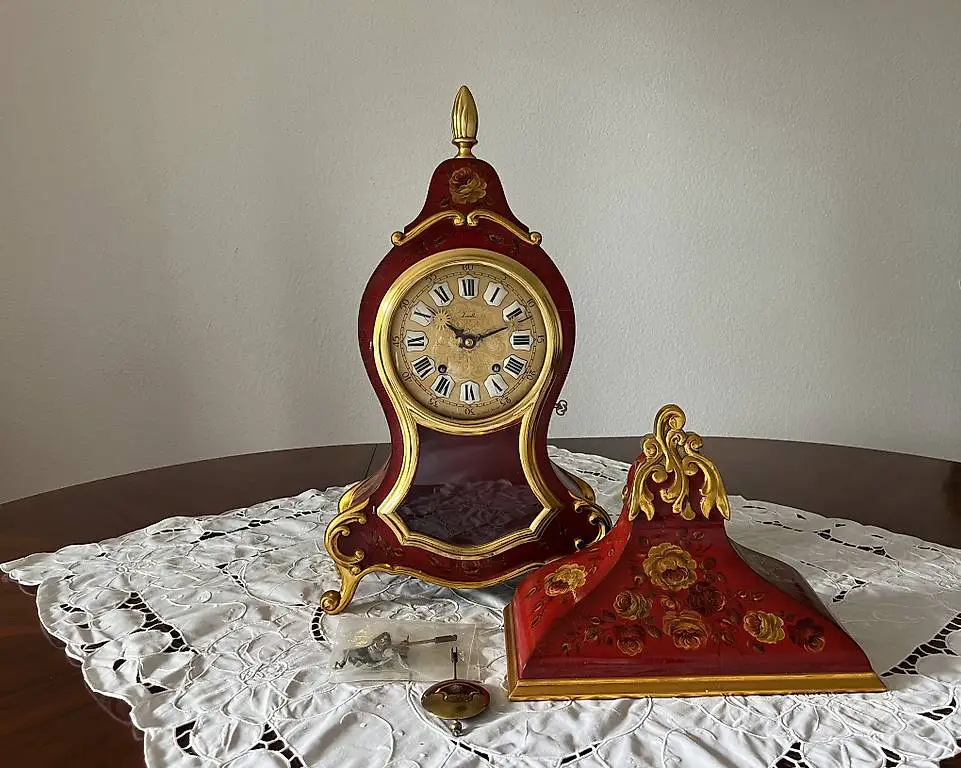 Neuenburger Pendule Zenith mit Sockel