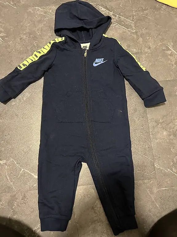 Nike Baby Traineranzug Overall Gr. 74/80