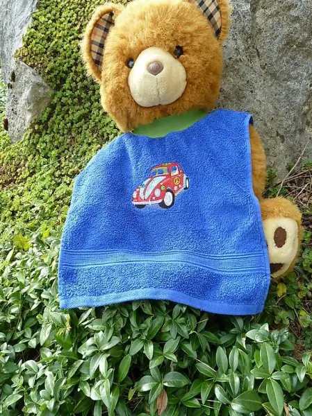 Lätzli bestickt, VW Käfer