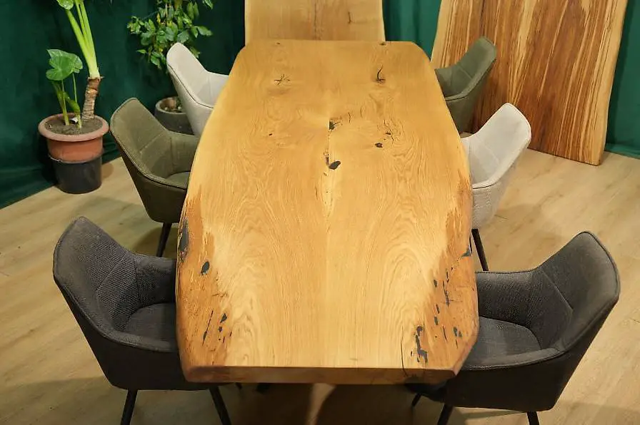 Massivholztisch aus Eiche zu verkaufen