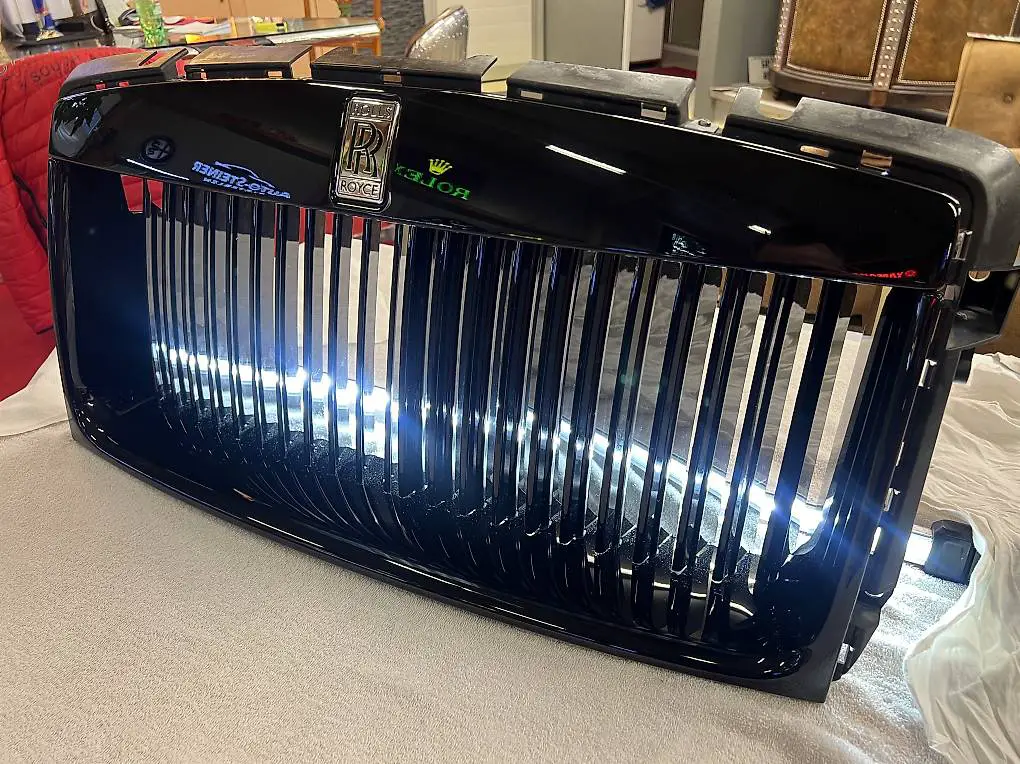 kühlergrill von rolls royce wraith black badge