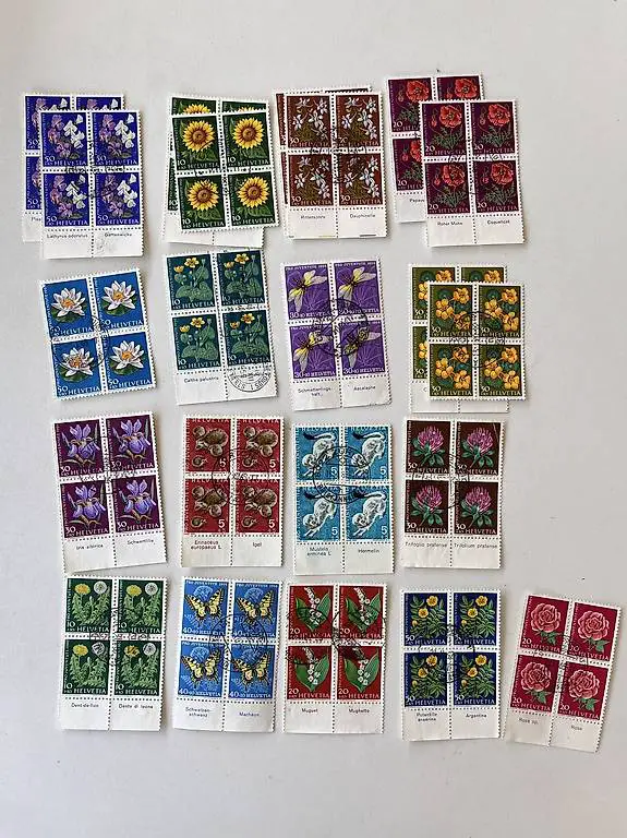 Diverse Schweizer Briefmarken im Viererblock