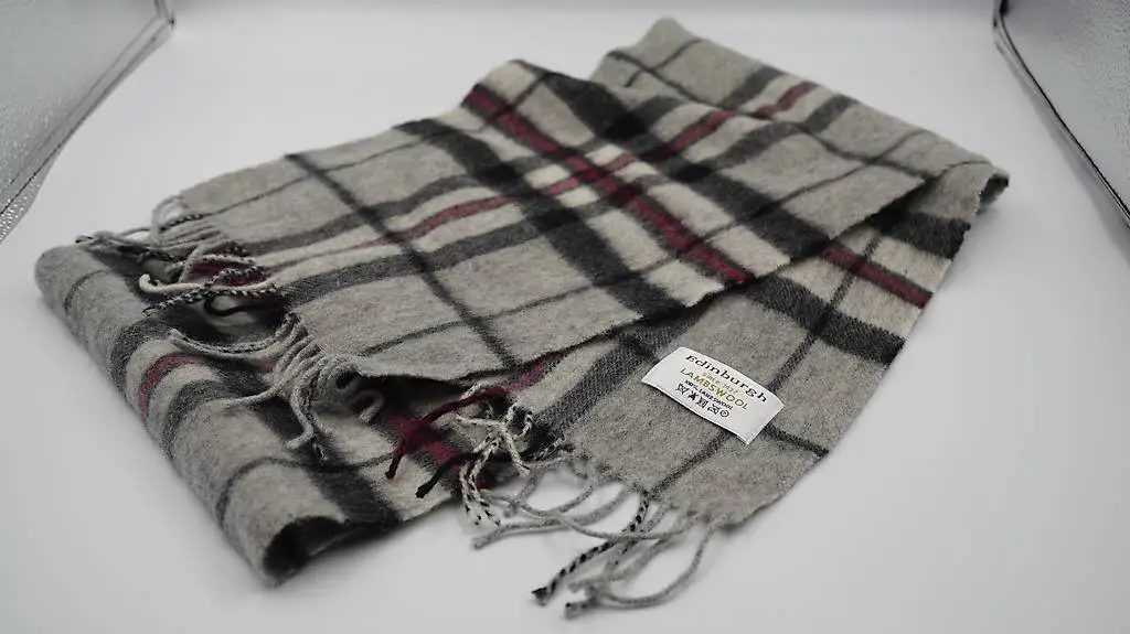 Edinburgh 100% Lammwolle Schal neu