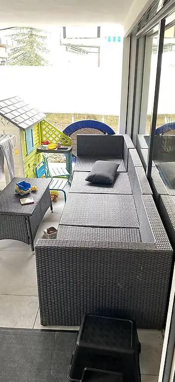 Rattanlounge ohne Kissen