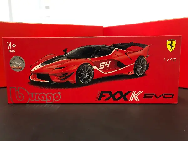 Ferrari FXXK EVO Bburago Signature 1:18