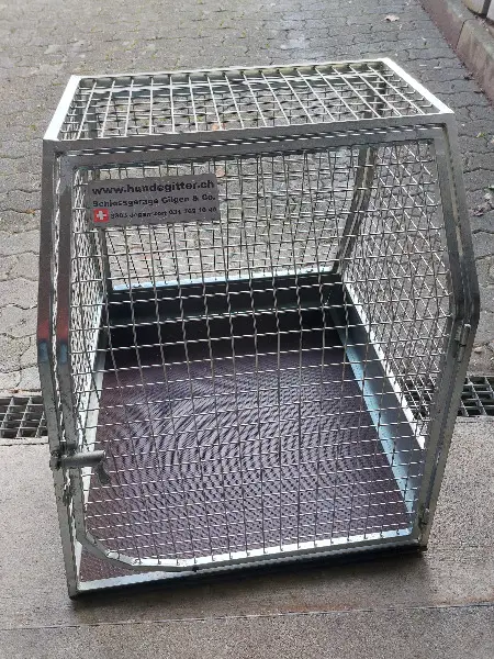 Hundebox sehr stabil aus Chromsthal zu verkaufen.