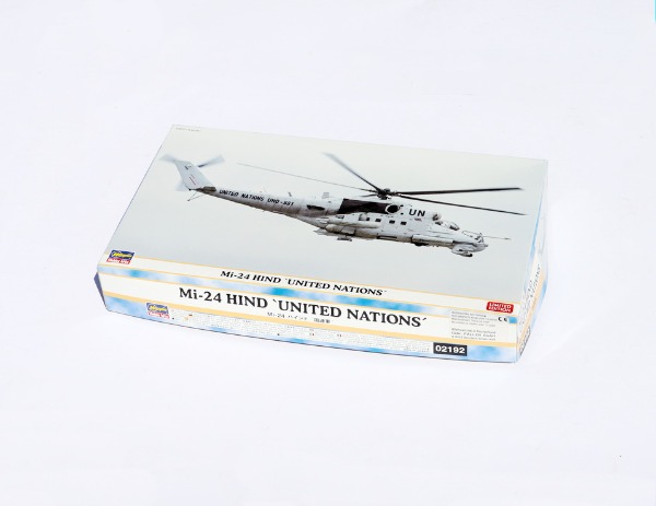 Mi-24 Hind "United Nations" 1:72 von Hasegawa