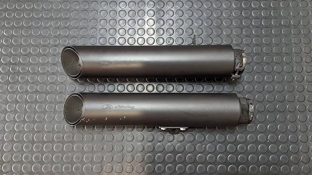 Harley Davidson Night-Rod Teile Auspuff Sebring Fender etc.