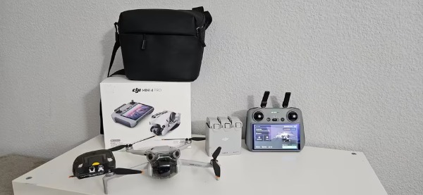 DJI Mini 4 Pro Fly More Combo DJI RC 2 Fernsteuerung