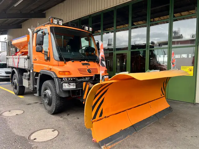 UNIMOG, U400 4x4 Kipper, Pflug, Streuer, 3-Seitenkipper