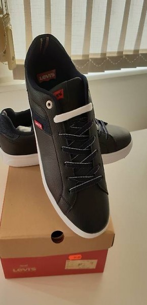 Levi"s Sneakers ganz neu