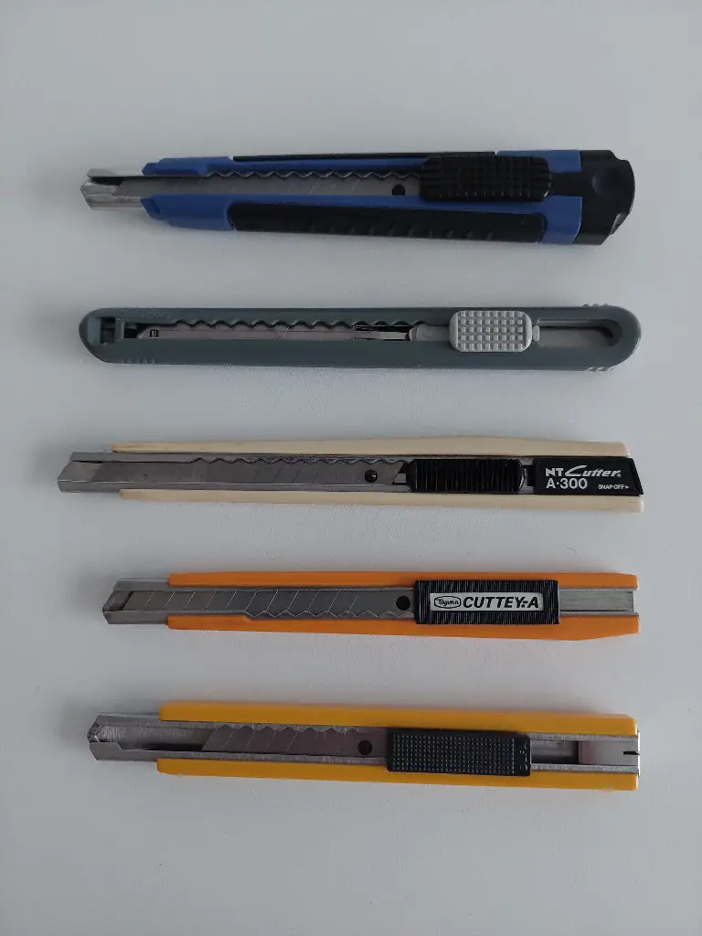 5 Stück CUTTER / Mehrzweckmesser, in gutem Zustand