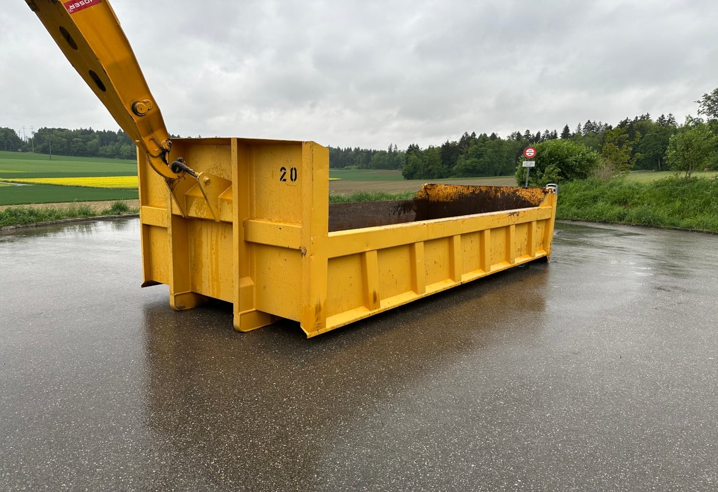 Hakenmulde mit Sörling, Abrollkipper (Haken)