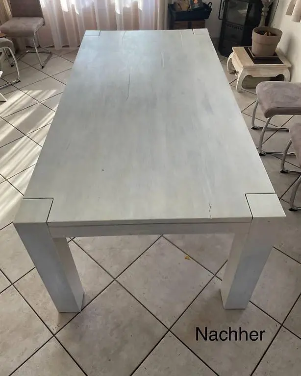 Esstisch massiv wurde weiss gestrichelt
