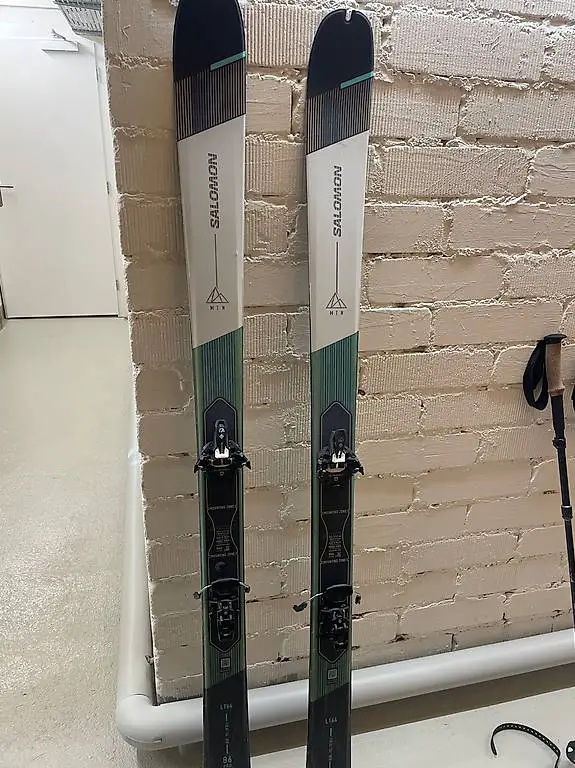 Tourenski Salomon inkl. Bindung & Felle