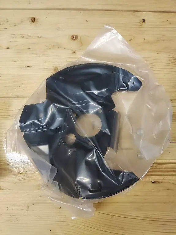 Mazda MX-5 Staubblech vorne links