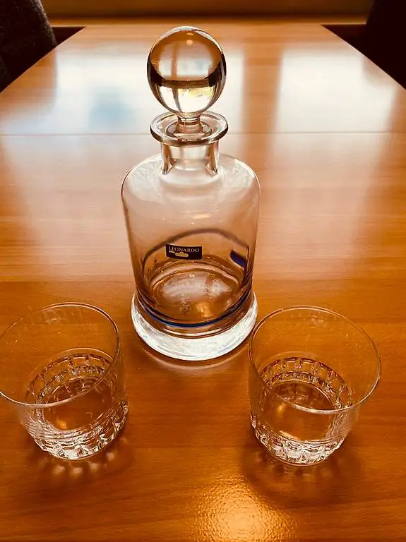 Glasflasche Leonardo mit 2 Kristallgläsern