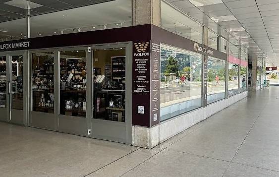 HM12096 - Spazio commerciale prima linea Lugano a reddito