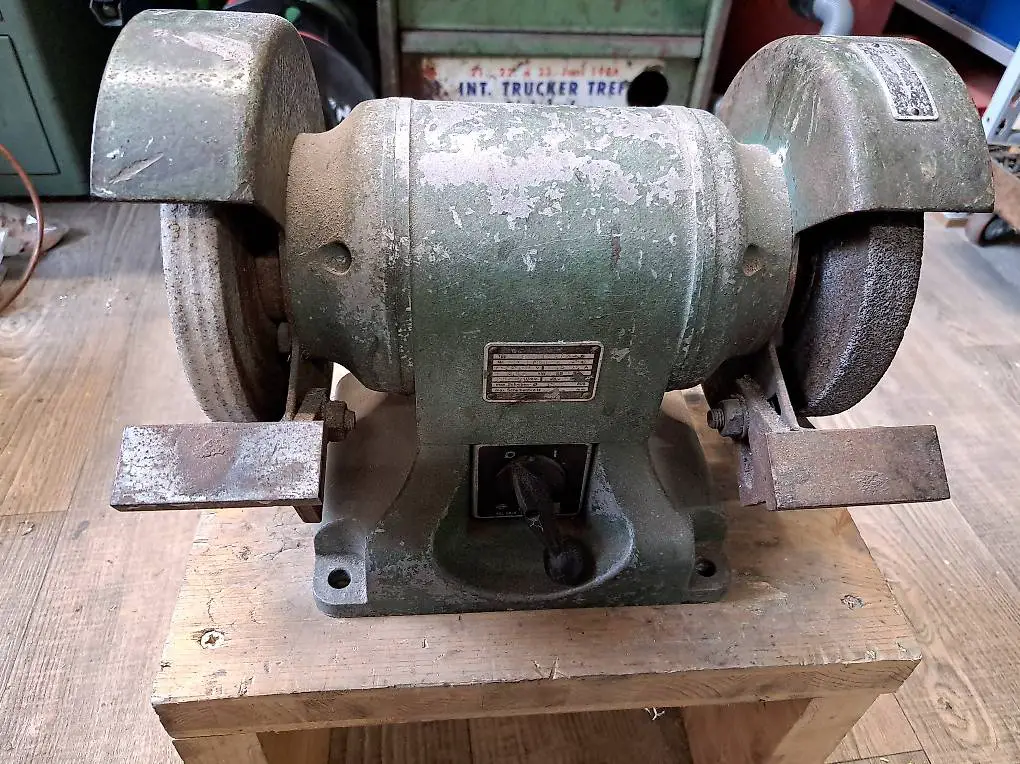 Massive Doppelschleifmaschine ähnlich Wasu oder Joos