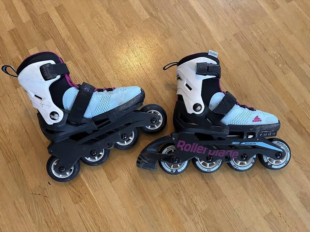 Rollerblade 28-32 + Schutzpads XXS