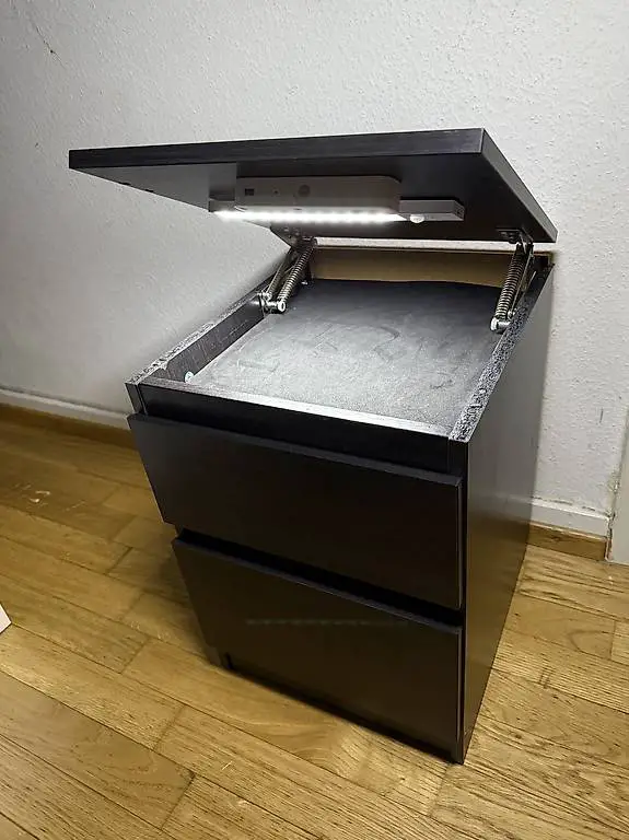 Nachttisch Kommode von Sneakspace