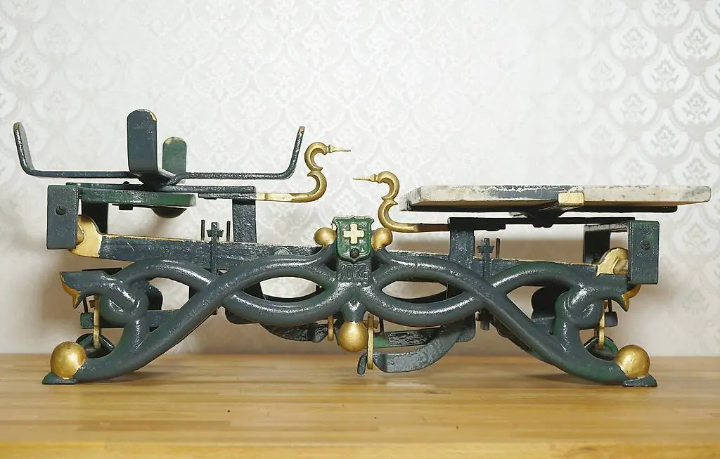 wunderschöne antike Schwanenhals-Waage / Marktwaage