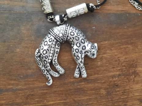 collier panthère argenté