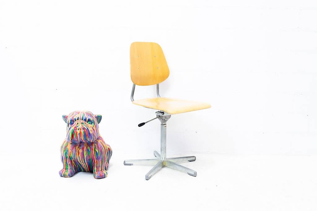 Schulstuhl Nr. 3 - 3 Stück verfügbar - flexibles Sitzen