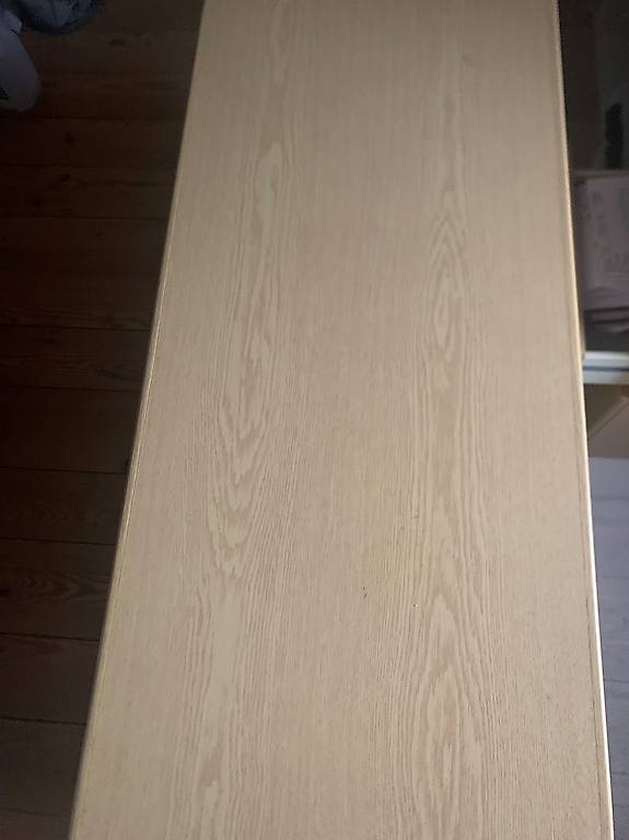 Bürotisch und passender Korpus