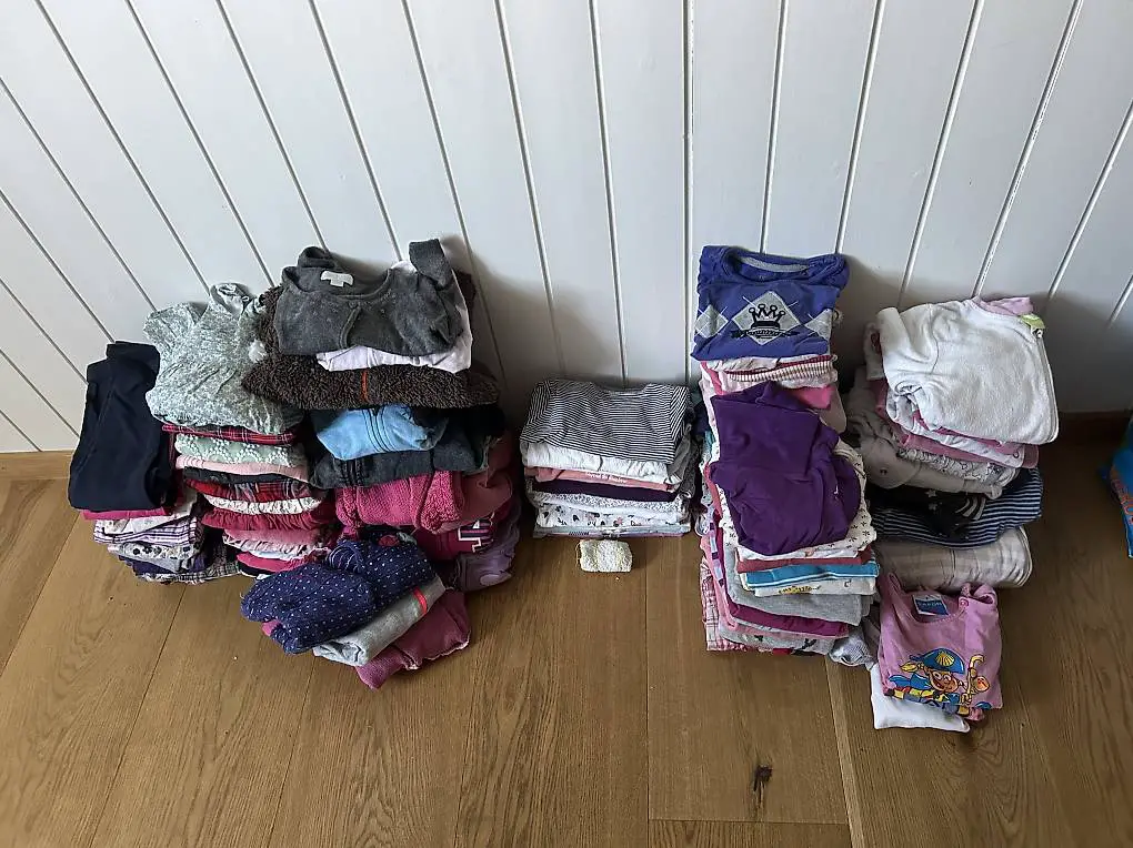 Mädchenkleider 74-92 gemischt