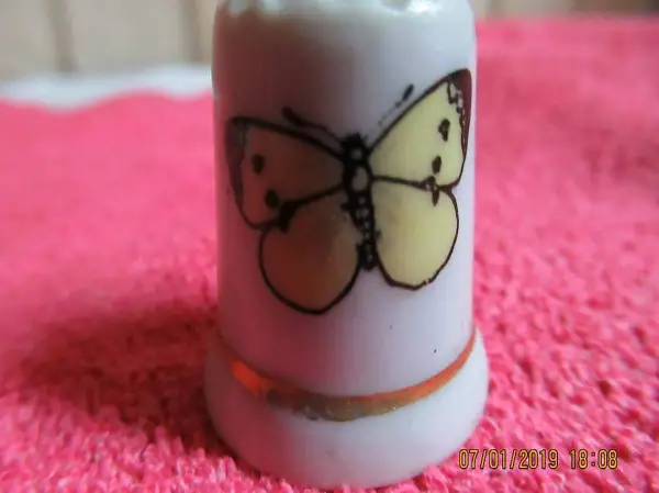  Fingerhut, Nähhut, Flickhut, Porzellan