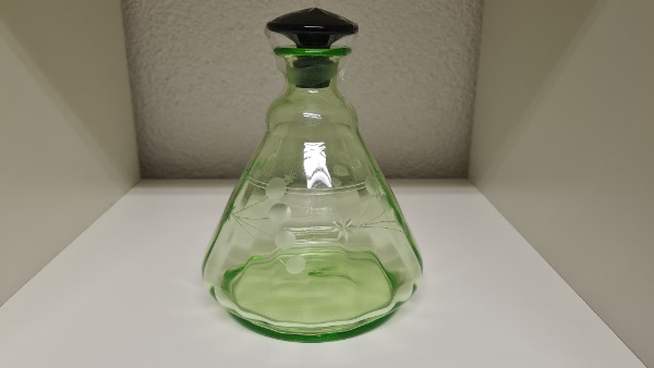 Likörflasche Uranglas antik