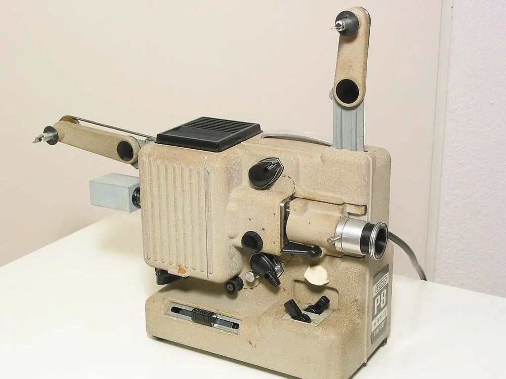 EUMIG P8 Novo Spezial N8 Normal-8 Filmprojektor 240-Meter