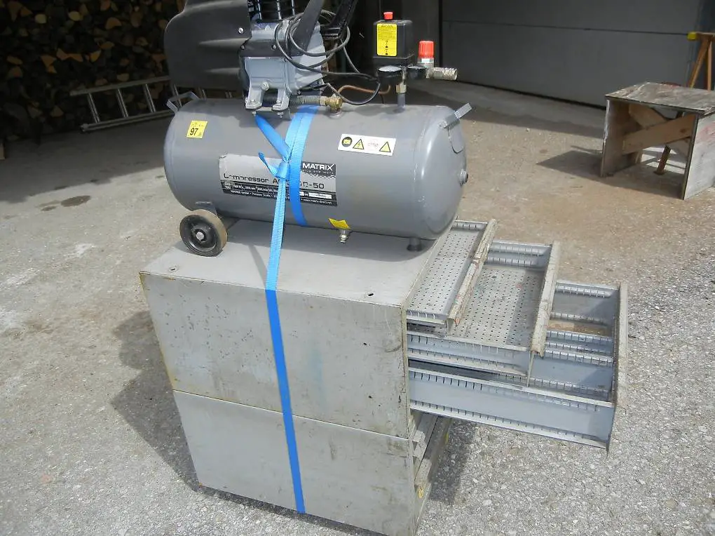 Kompressor und Schubladenstock
