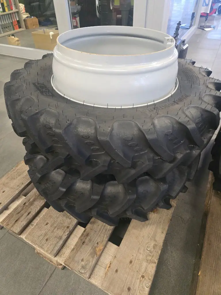 Reform - Doppelrad 210 / 95 R x 18 AS zu 425 / 55 x 17 zu Metrac H 9 X Occ.