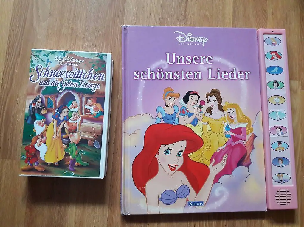 Musik Buch und Kassetten