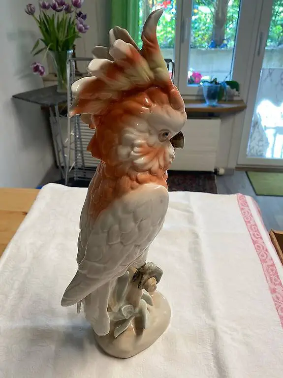 Kakadu auf Ast von Royal Dux Bohemia (est. 1853)