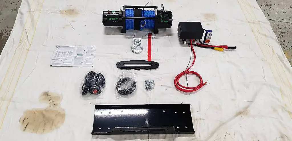 Seilwinde mit Stoffseil / Fernbedienung und Kabelbedienung