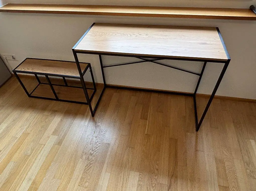 Micasa Jeremy Tisch & Wandregal