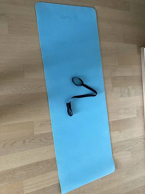Yoga Matte hellblau 173x58x0,6cm inkl. Trägergurt