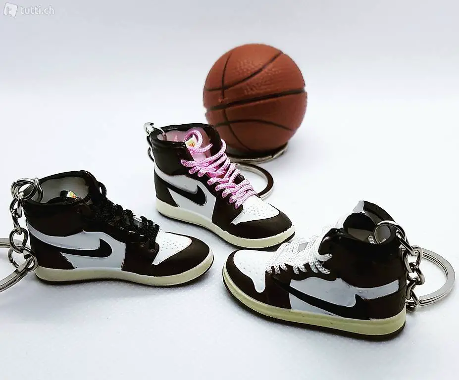 Jordan 1 Travis Scott High keychain