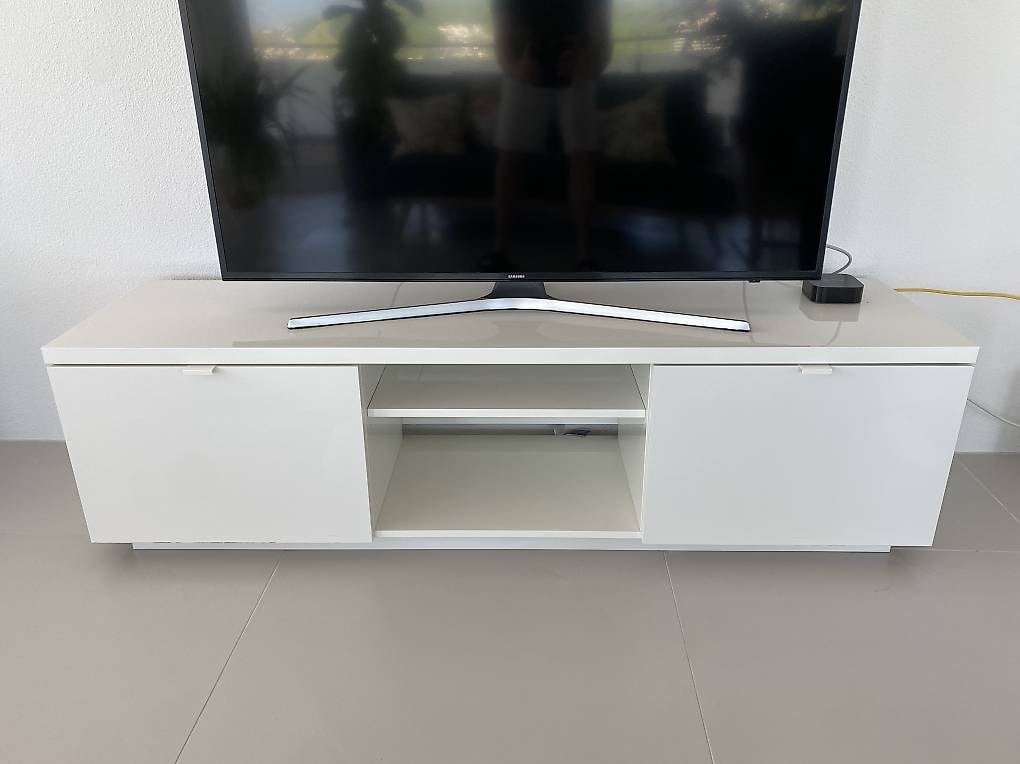 TV-Möbel zu verschenken