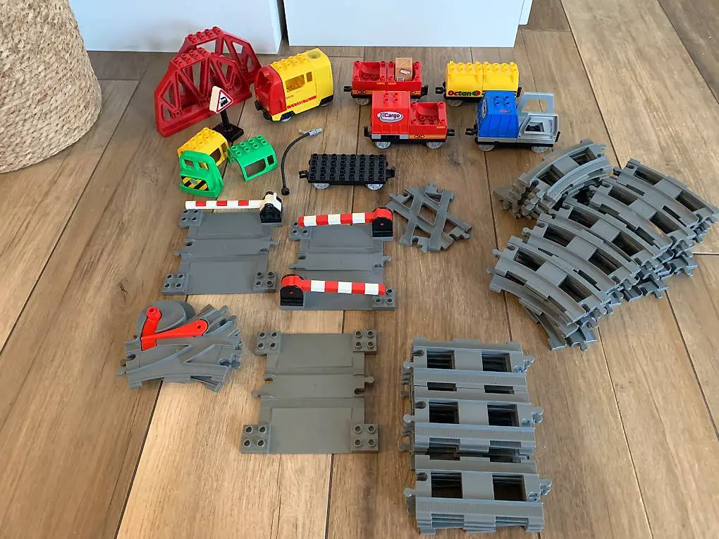 Lego Duplo Eisenbahn & Schienen
