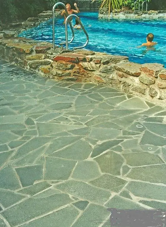 naturstein mosaikplatten alta quarzit grau grün formwild 2-3