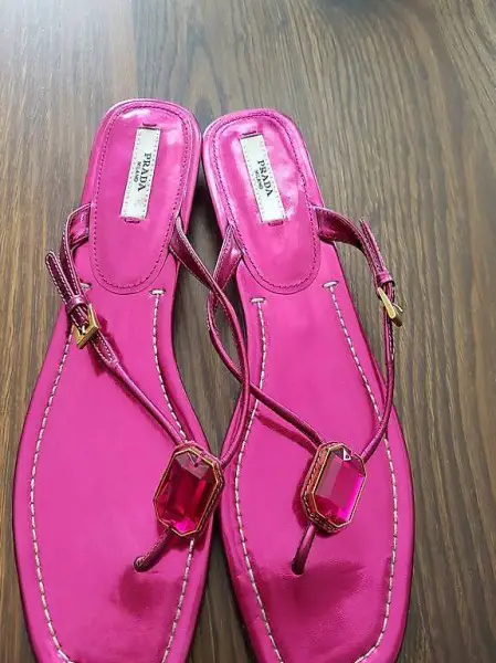 Prada Metallic Jeweled Flats Gr. 37 1/2