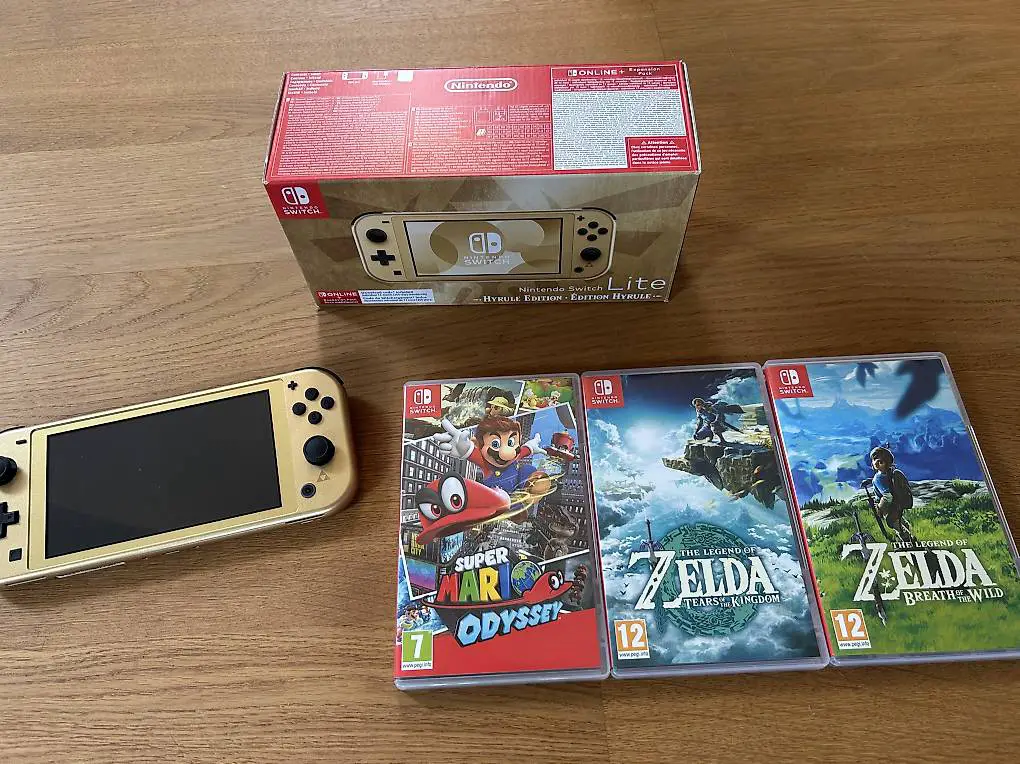 Nintendo Switch mit 3 Spielen (Zelda & Mario)
