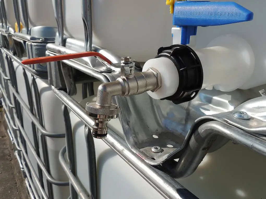 IBC swpo Regenwassertank mit Auslaufhahn