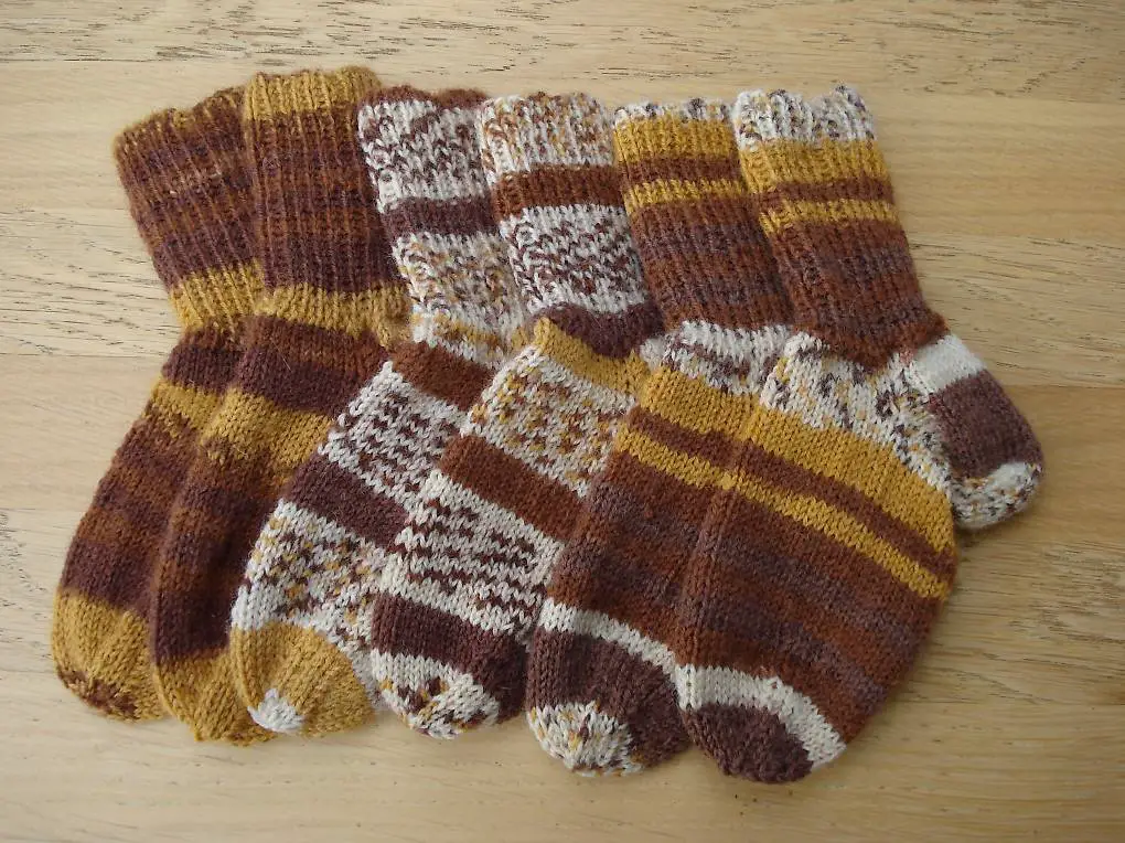 Wollsocken handgestrickt Grösse 24/25